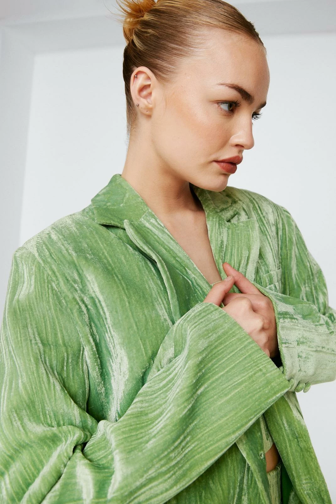 Party Outfits Oversized Crinkle Velvet Blazer - Image 2